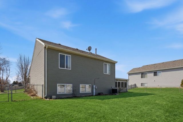 3708 Pebble Creek, Mchenry, IL 60050