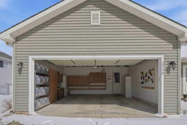 3708 Pebble Creek, Mchenry, IL 60050