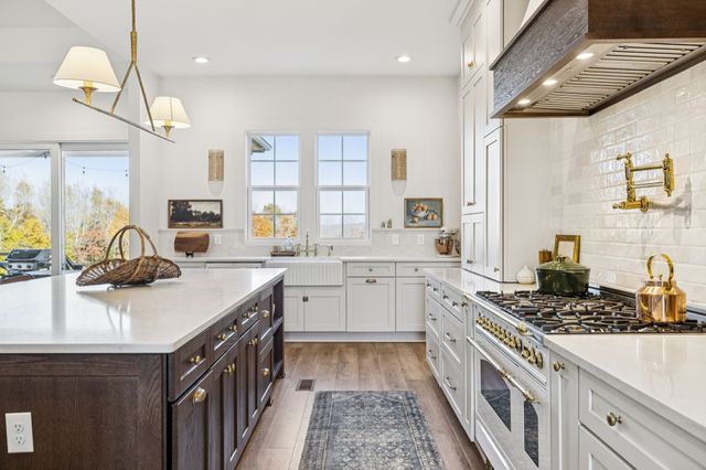 890 Hackberry Ln, Nunnelly, TN 37137