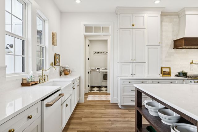 890 Hackberry Ln, Nunnelly, TN 37137