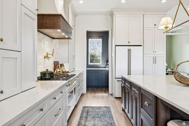 890 Hackberry Ln, Nunnelly, TN 37137