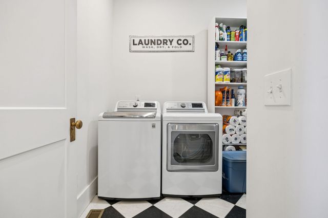 890 Hackberry Ln, Nunnelly, TN 37137