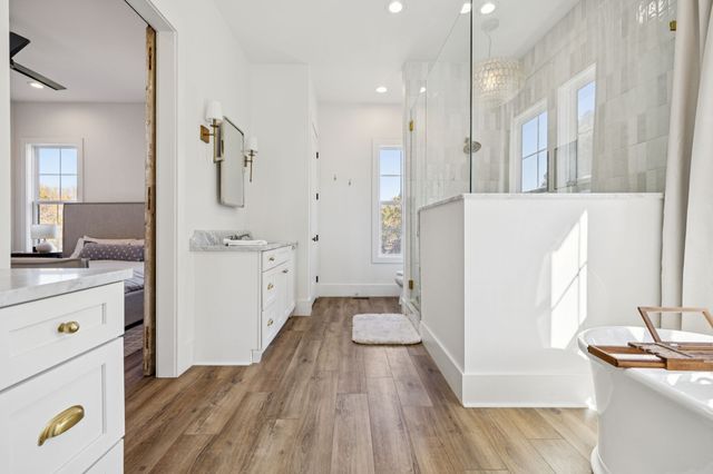 890 Hackberry Ln, Nunnelly, TN 37137