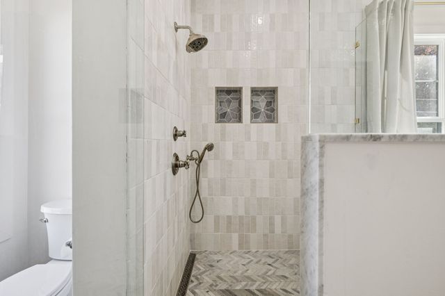 890 Hackberry Ln, Nunnelly, TN 37137