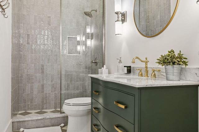 890 Hackberry Ln, Nunnelly, TN 37137