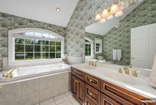 193 Pulis Avenue, Franklin Lakes, NJ 07417