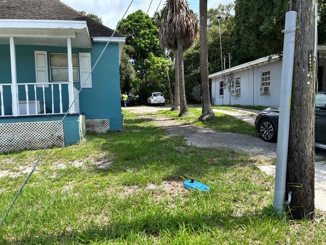 705 Avenue B, Fort Pierce, FL 34950