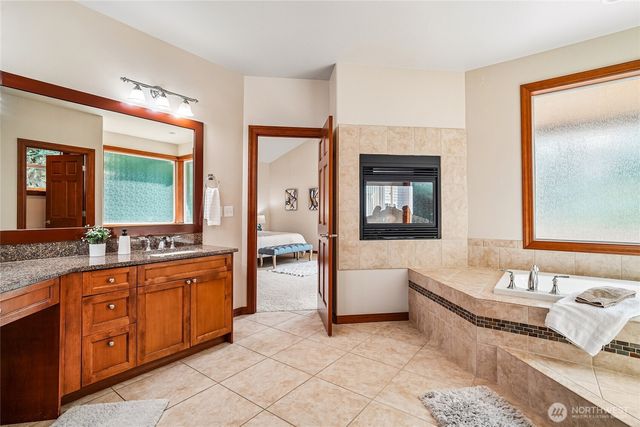1408 180th Avenue E, Lake Tapps, WA 98391