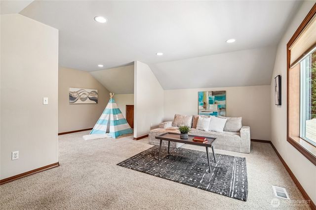 1408 180th Avenue E, Lake Tapps, WA 98391
