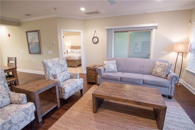 702 Mariners Circle, St Simons Island, GA 31522