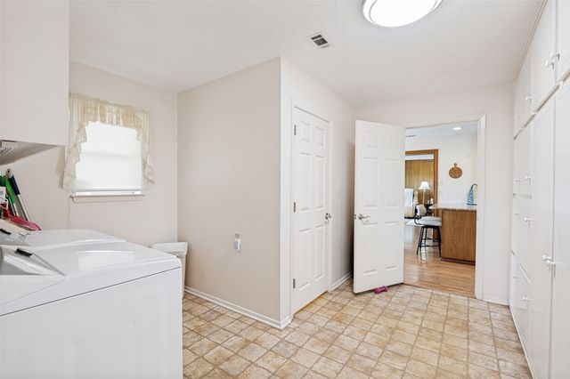 607 N Parkridge Drive, Mansfield, TX 76063