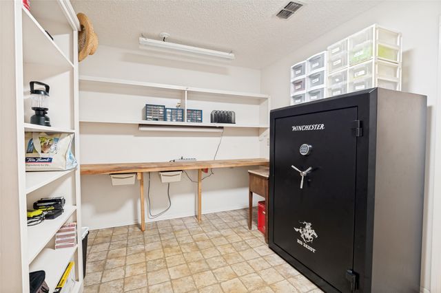 607 N Parkridge Drive, Mansfield, TX 76063