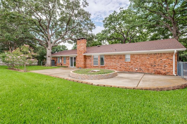607 N Parkridge Drive, Mansfield, TX 76063
