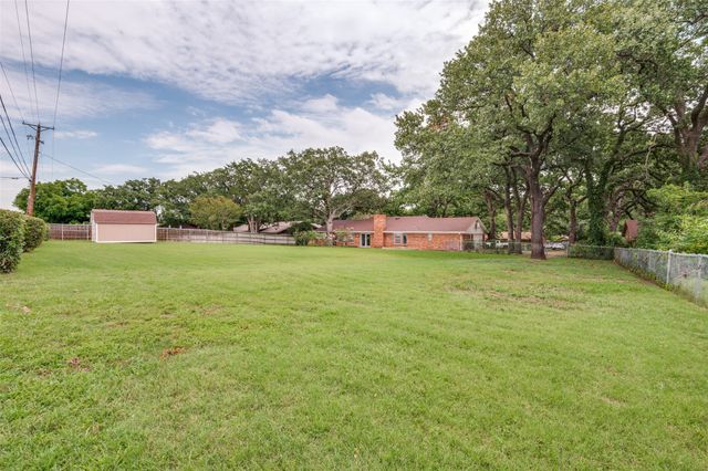 607 N Parkridge Drive, Mansfield, TX 76063