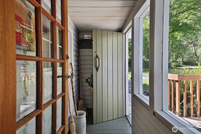 333 Whitewebs Lane, Greenbank, WA 98253