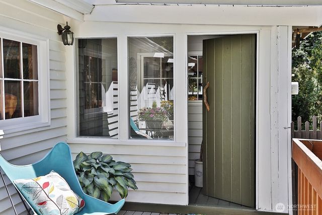 333 Whitewebs Lane, Greenbank, WA 98253