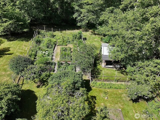 333 Whitewebs Lane, Greenbank, WA 98253