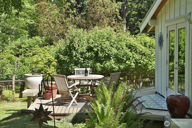 333 Whitewebs Lane, Greenbank, WA 98253