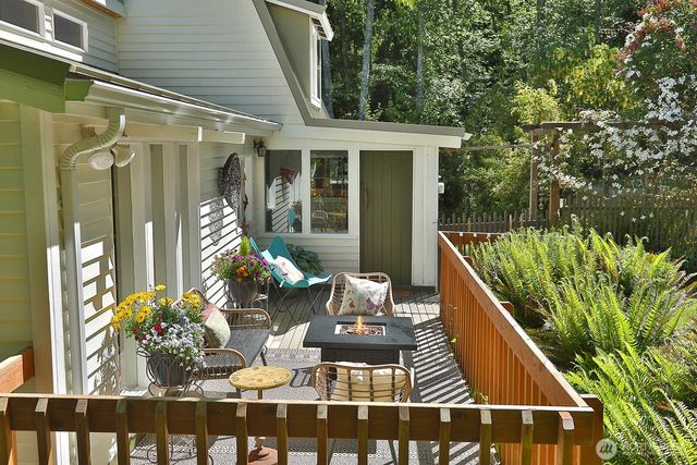 333 Whitewebs Lane, Greenbank, WA 98253