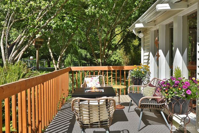 333 Whitewebs Lane, Greenbank, WA 98253