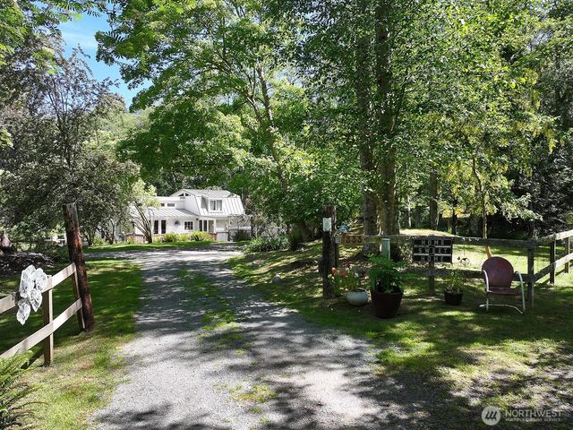 333 Whitewebs Lane, Greenbank, WA 98253