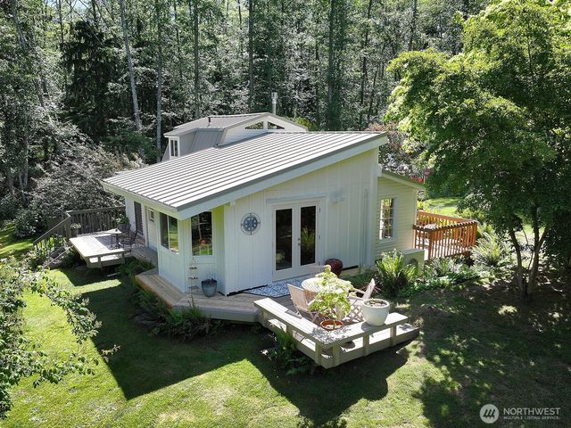 333 Whitewebs Lane, Greenbank, WA 98253