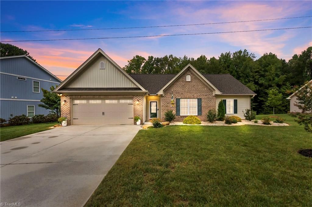 1674 Ploughboy Lane, Winston-salem, NC 27103