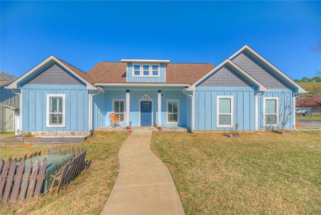 276 Resort Drive, Livingston, TX 77351