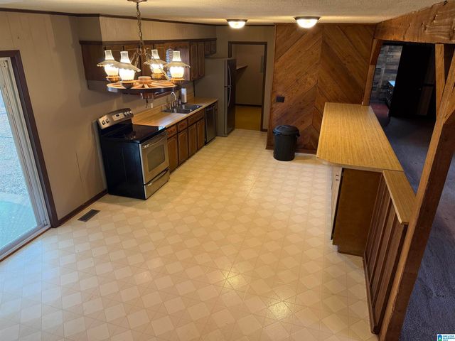 700 FOSTER DRIVE, Oxford, AL 36203