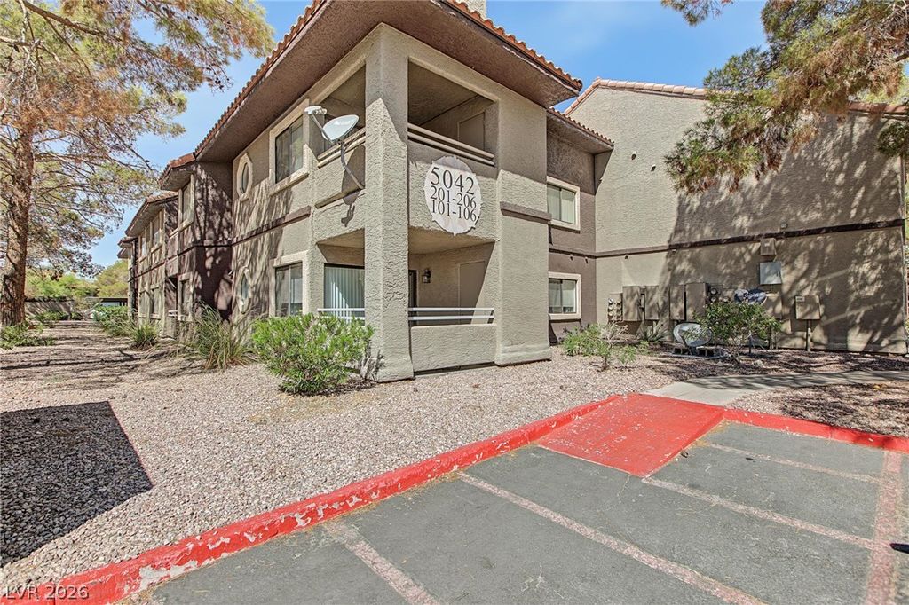 Image 1 of property listing at 5042 South Rainbow Boulevard 102, Las Vegas, NV 89118
