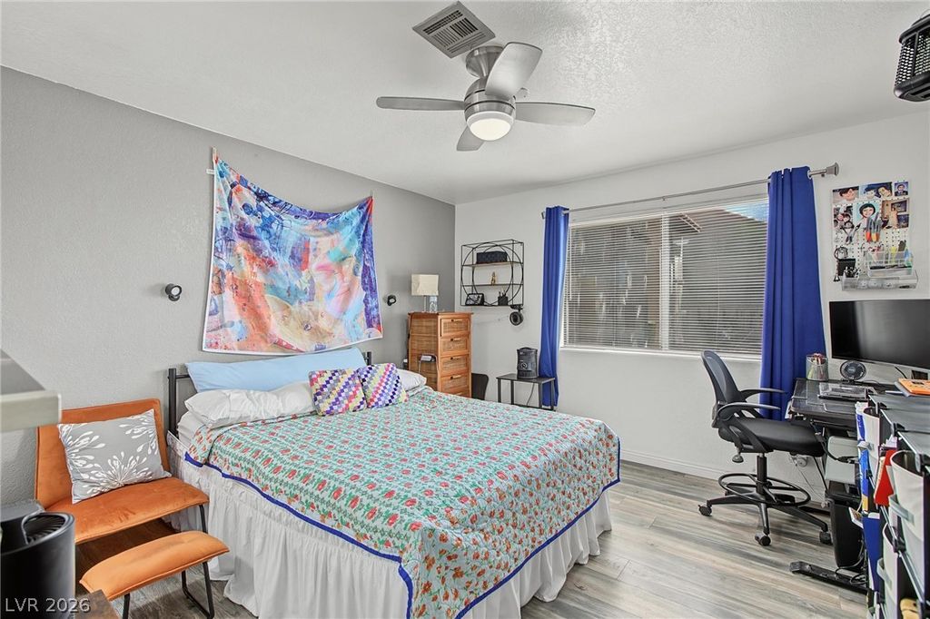 Image 13 of property listing at 5042 South Rainbow Boulevard 102, Las Vegas, NV 89118