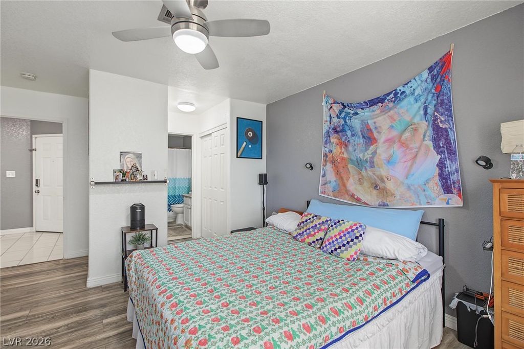 Image 14 of property listing at 5042 South Rainbow Boulevard 102, Las Vegas, NV 89118
