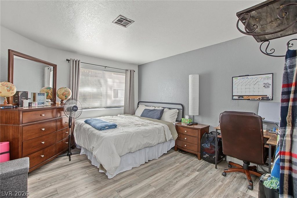 Image 18 of property listing at 5042 South Rainbow Boulevard 102, Las Vegas, NV 89118
