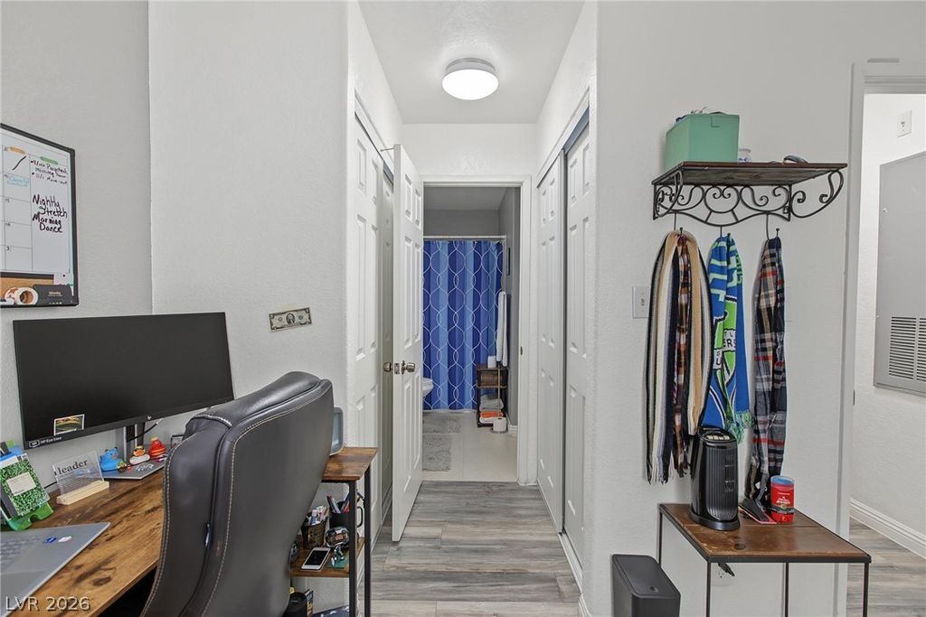 Image 20 of property listing at 5042 South Rainbow Boulevard 102, Las Vegas, NV 89118