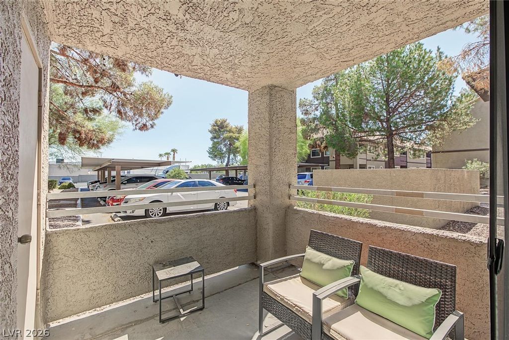 Image 23 of property listing at 5042 South Rainbow Boulevard 102, Las Vegas, NV 89118