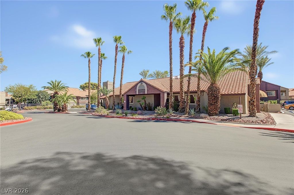 Image 27 of property listing at 5042 South Rainbow Boulevard 102, Las Vegas, NV 89118