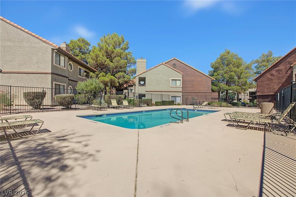Image 28 of property listing at 5042 South Rainbow Boulevard 102, Las Vegas, NV 89118