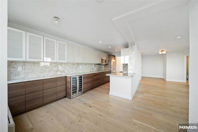 200 Winston Drive 2409, Cliffside Park, NJ 07010