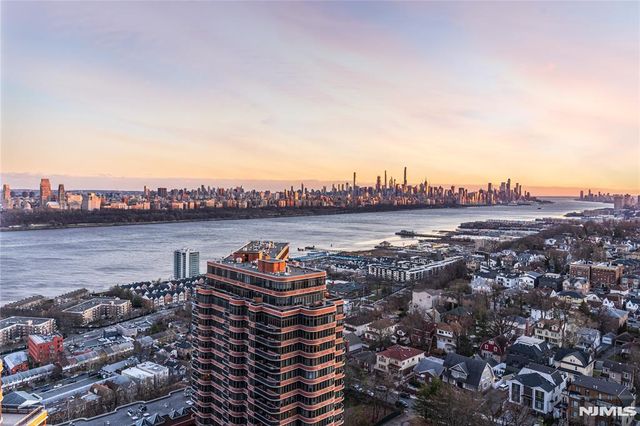 200 Winston Drive 2409, Cliffside Park, NJ 07010