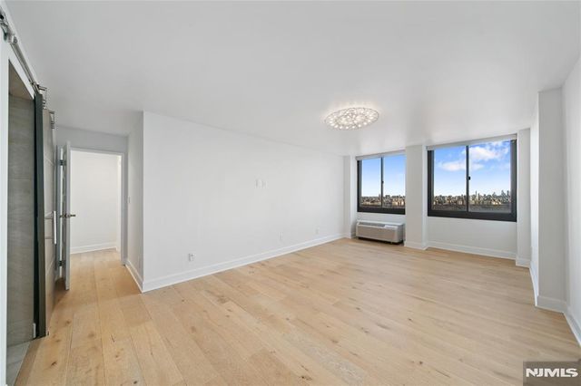200 Winston Drive 2409, Cliffside Park, NJ 07010