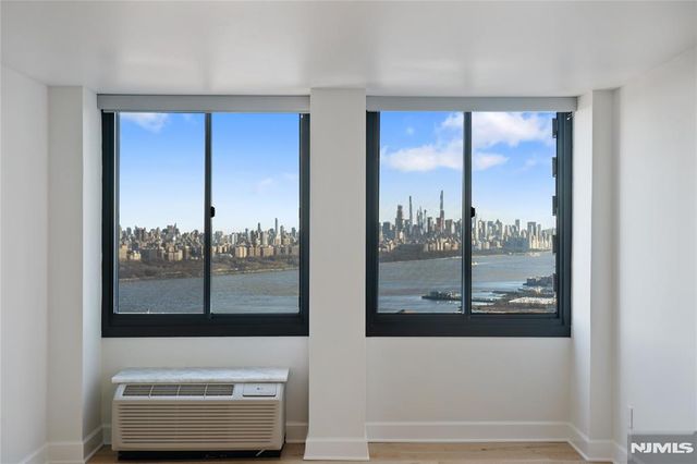 200 Winston Drive 2409, Cliffside Park, NJ 07010