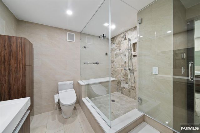 200 Winston Drive 2409, Cliffside Park, NJ 07010