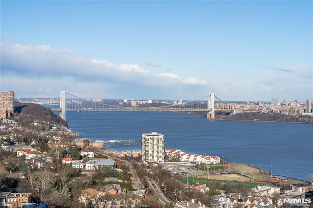 200 Winston Drive 2409, Cliffside Park, NJ 07010