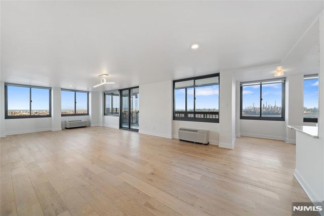 200 Winston Drive 2409, Cliffside Park, NJ 07010