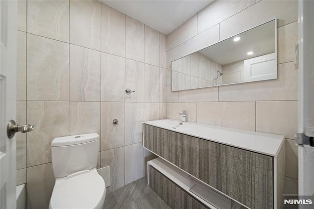 200 Winston Drive 2409, Cliffside Park, NJ 07010