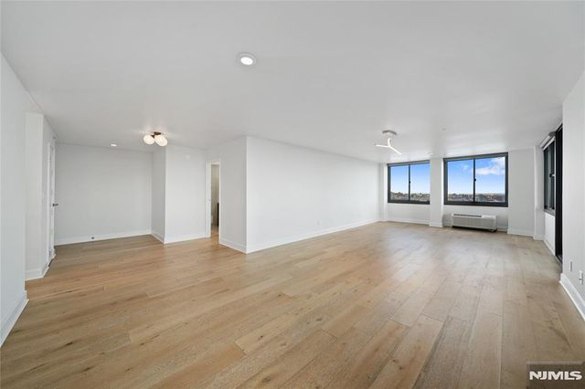 200 Winston Drive 2409, Cliffside Park, NJ 07010