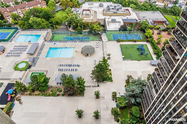 200 Winston Drive 2409, Cliffside Park, NJ 07010
