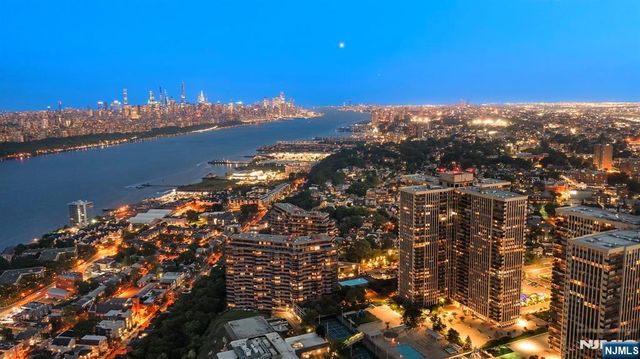 200 Winston Drive 2409, Cliffside Park, NJ 07010