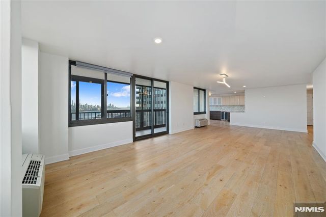 200 Winston Drive 2409, Cliffside Park, NJ 07010
