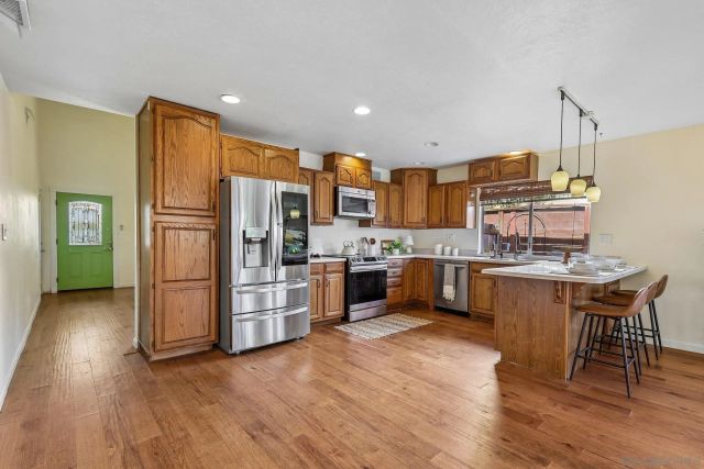8869 Menkar Rd, San Diego, CA 92126